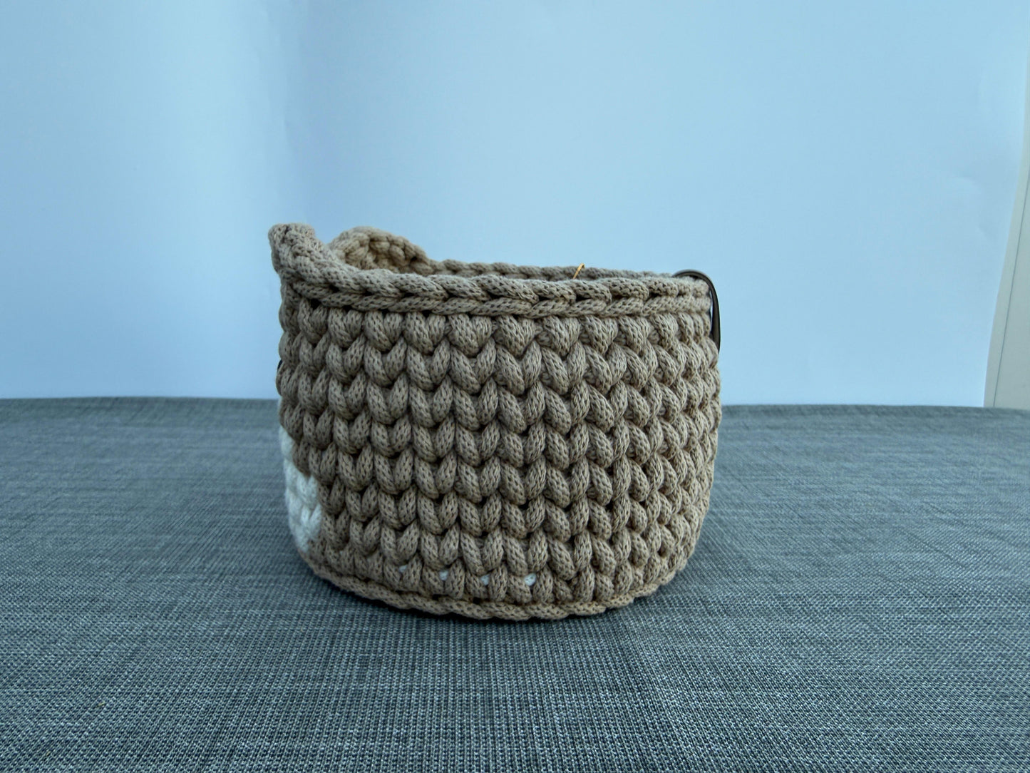 Handgefertigter Häkelkorb „Bär“ Bärenkorb gehäkelter Tierkorb 16x14cm