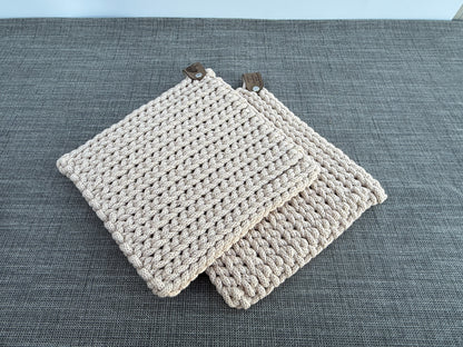 Gehäkelte Topflappen / Topfuntersetzer aus 100% recycelter Baumwolle