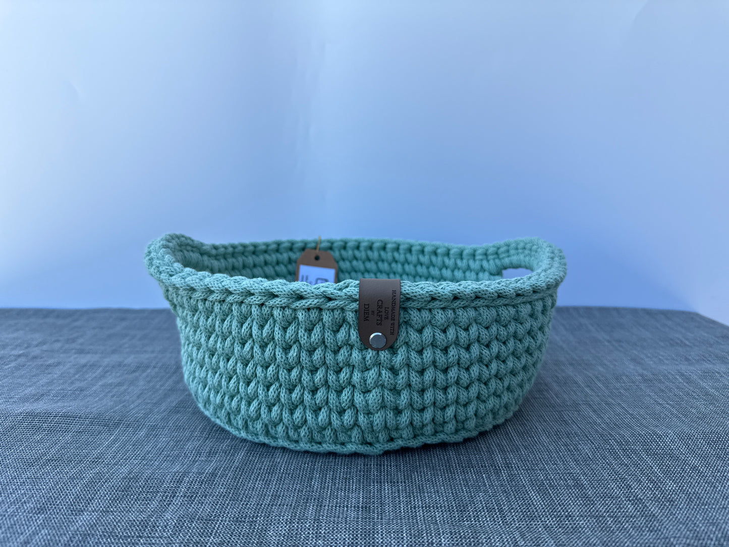 Handgefertigter Brotkorb mit Henkel 24x9cm Häkelkorb Strickmuster