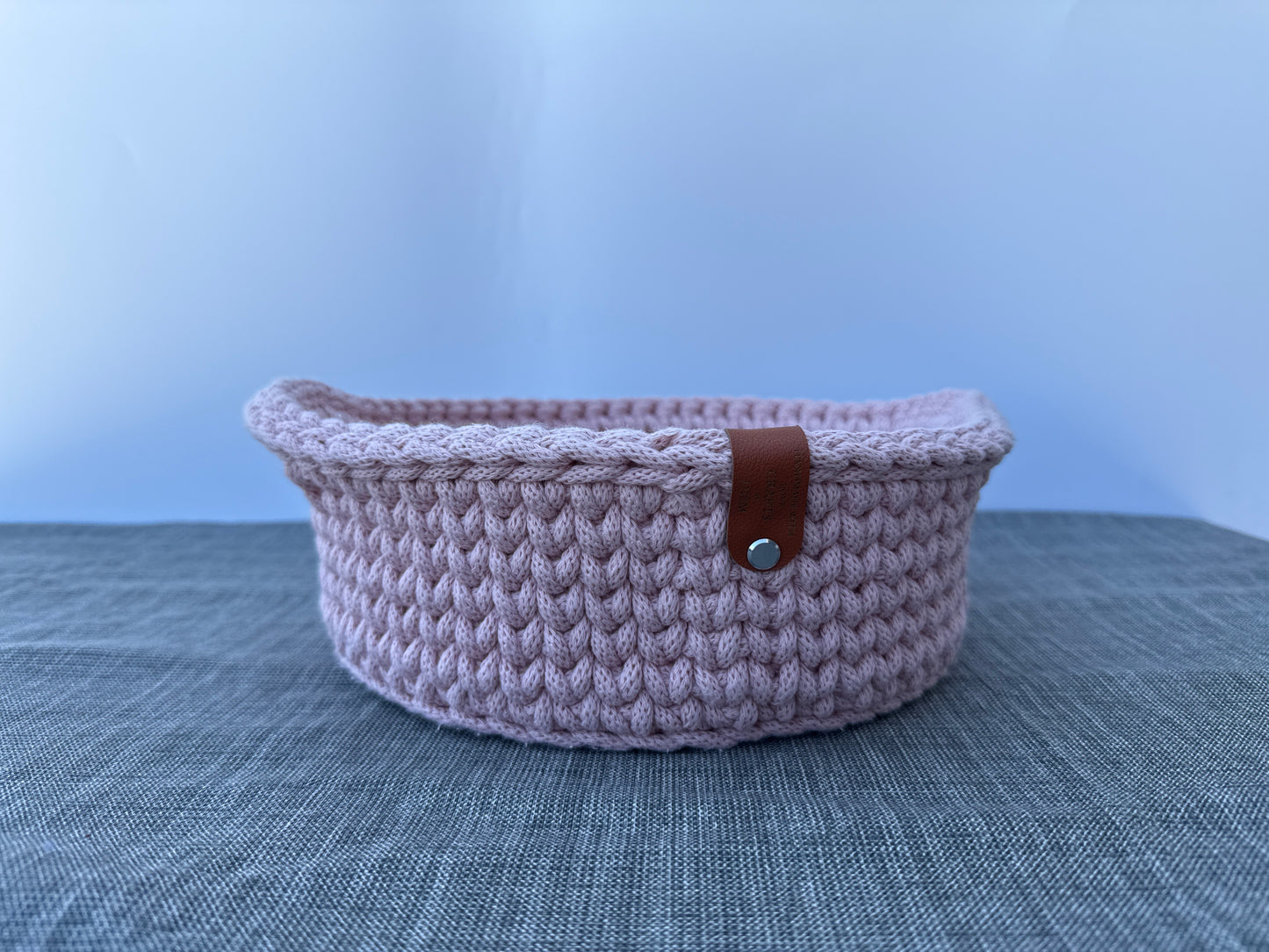 Handgefertigter Brotkorb mit Henkel 24x9cm Häkelkorb Strickmuster