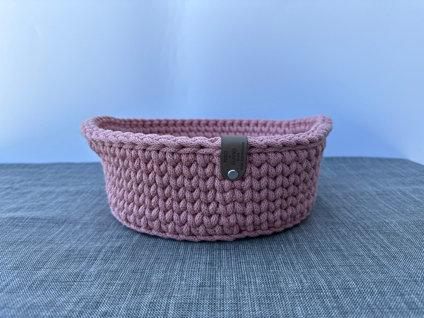 Handgefertigter Brotkorb mit Henkel 24x9cm Häkelkorb Strickmuster