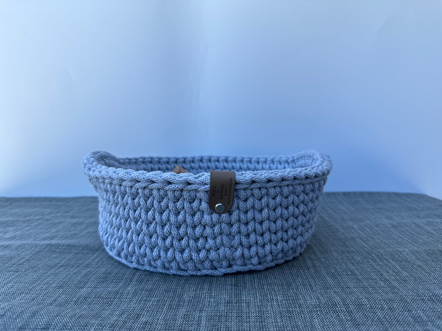 Handgefertigter Brotkorb mit Henkel 24x9cm Häkelkorb Strickmuster