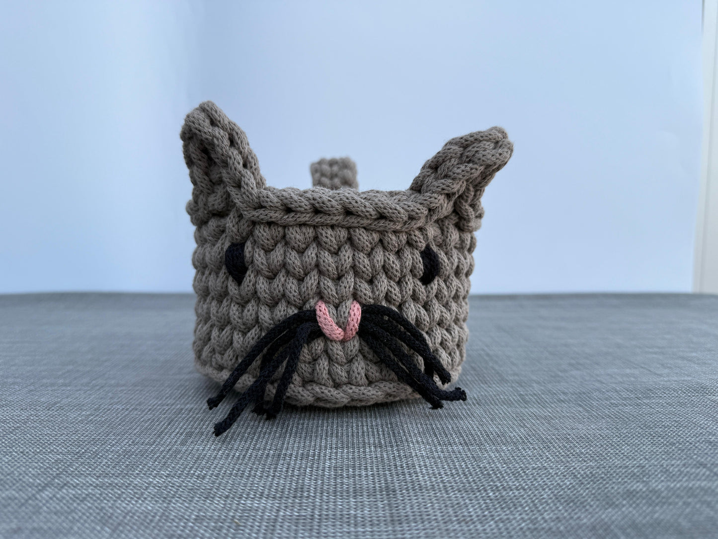 Handgefertigter Häkelkorb „Katze“ Katzenkorb Tierkorb 14x9cm