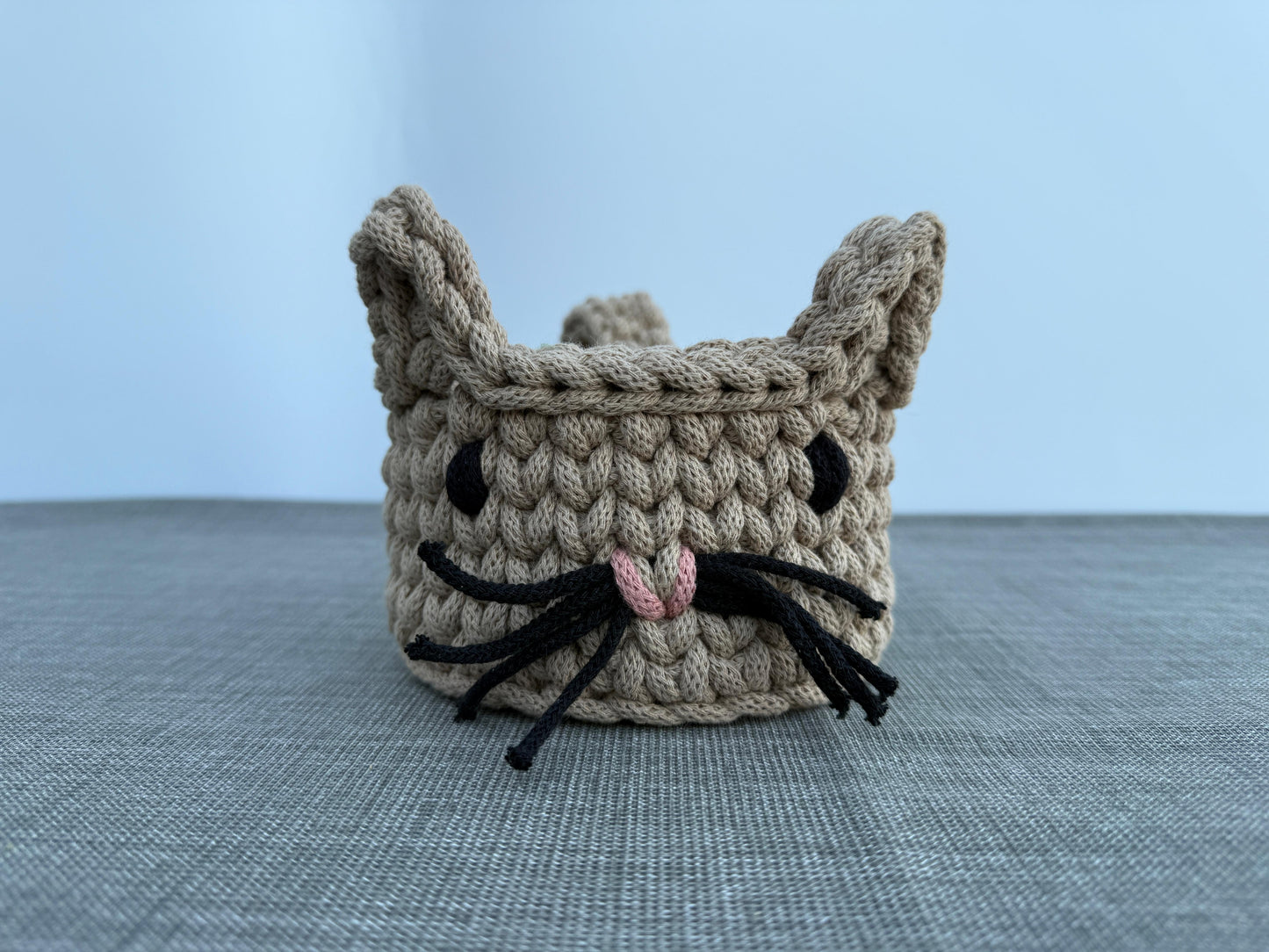 Handgefertigter Häkelkorb „Katze“ Katzenkorb Tierkorb 14x9cm